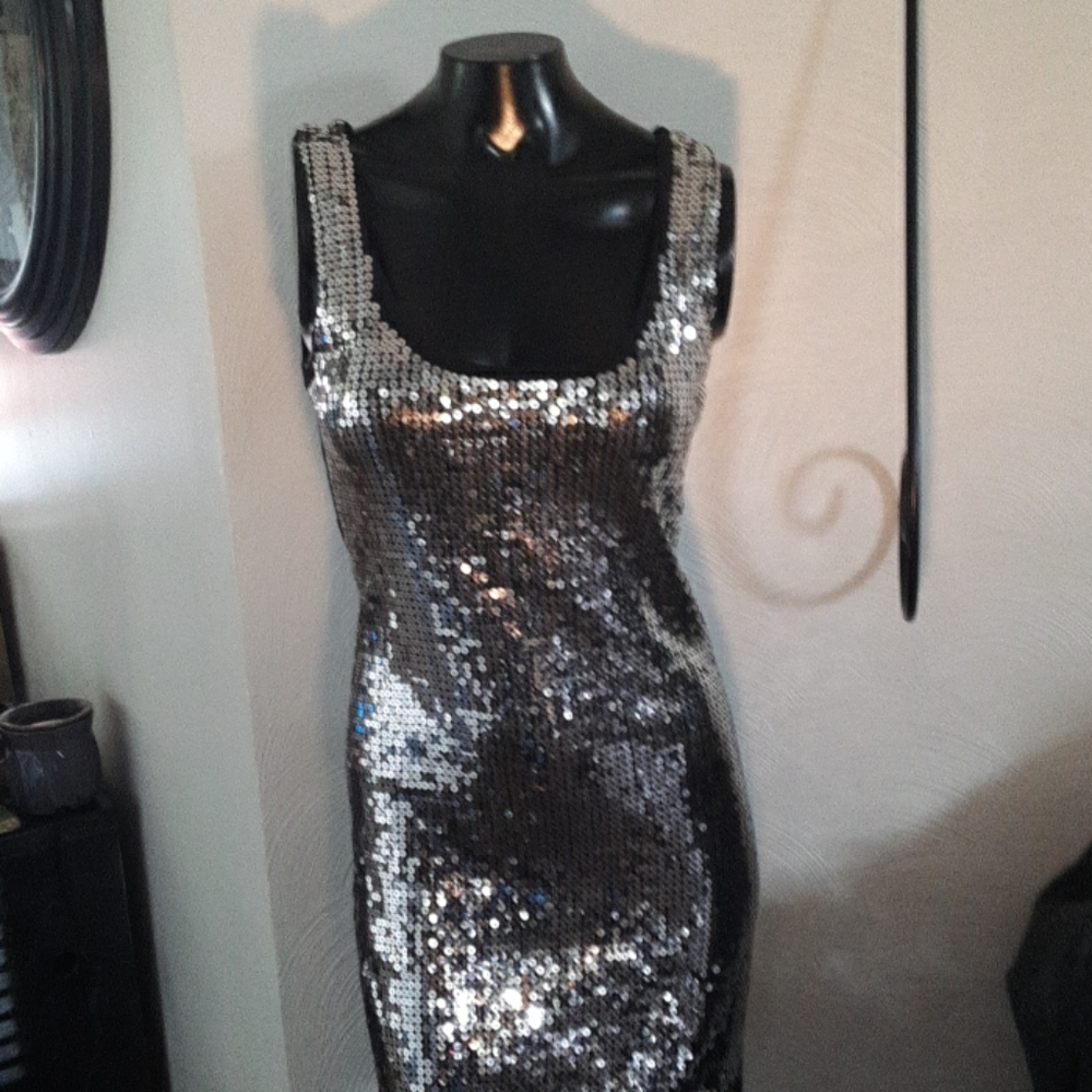 I'm selling a Derek Heart dress
